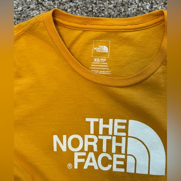 The North Face Summit Gold Logo Short Sleeve Shirt - Picture 2 of 4